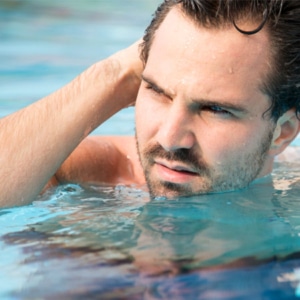 Pool riecht nach Chlor